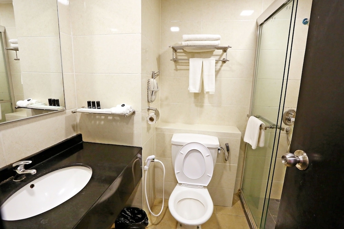 Imagen de la habitación del Hotel Borneo Royale. Foto 11