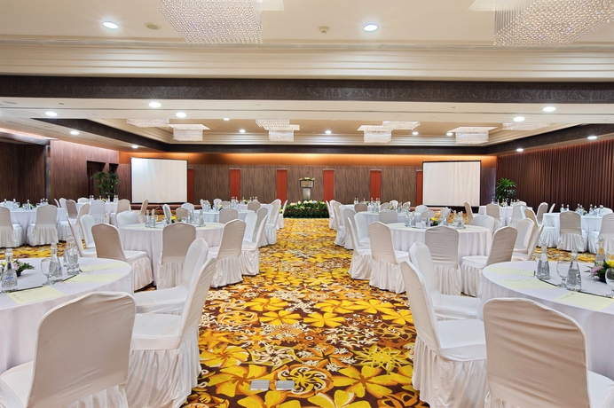 Imagen de los interiores del Hotel Borobudur Jakarta. Foto 15