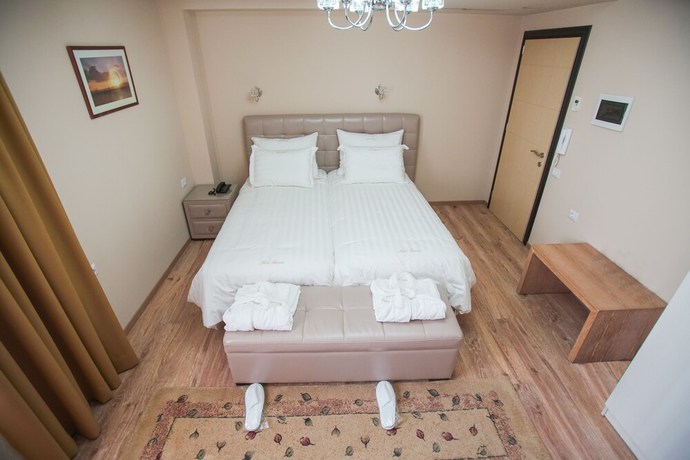 Imagen de la habitación del Hotel Borova, KORCE. Foto 8