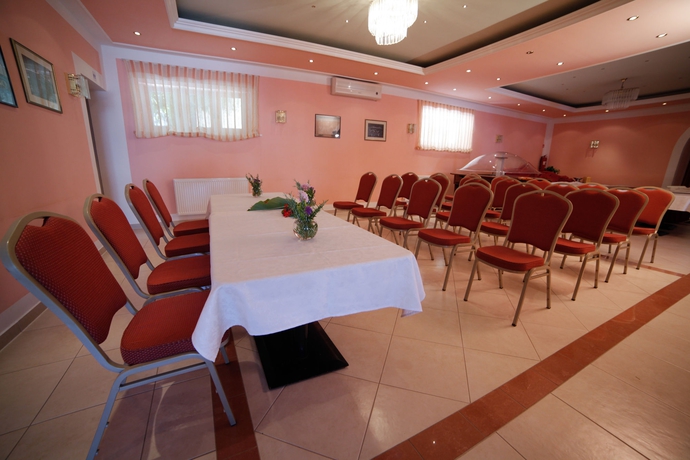 Imagen de los interiores del Hotel Borovnik. Foto 7