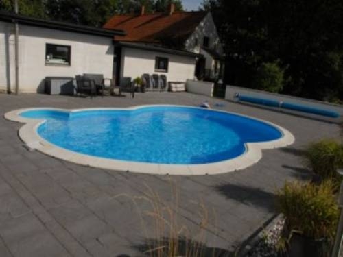 Imagen de la piscina del Hotel Borrby. Foto 21