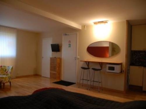 Imagen de los exteriores del Hotel Borrby. Foto 9