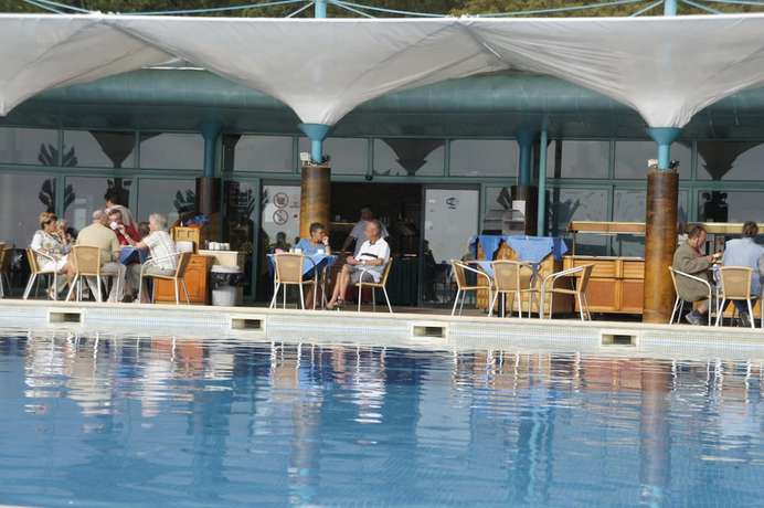 Imagen de la piscina del Hotel Boryana, Albena. Foto 20