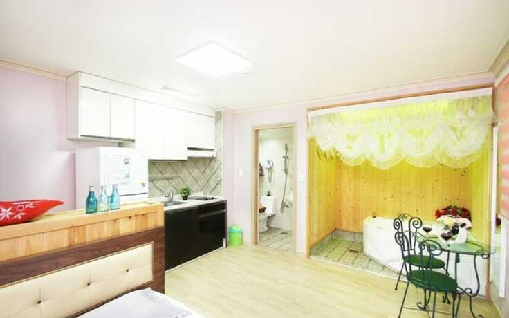 Imagen de la habitación del Hotel Boryeong Chorok Pension. Foto 20