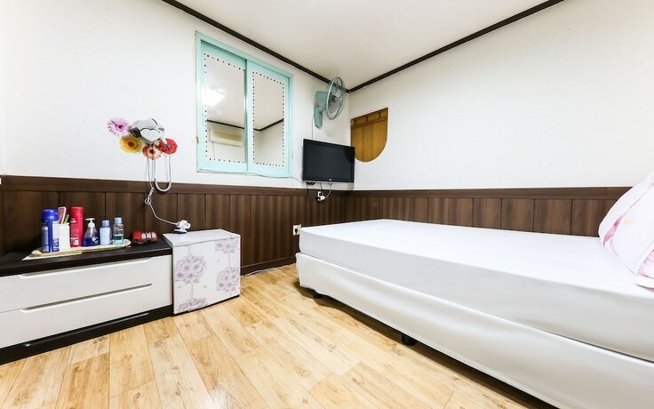 Imagen de la habitación del Hotel Boryeong Hayan Motel. Foto 15
