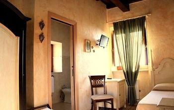 Imagen de la habitación del Hotel Bosco Ciancio. Foto 13