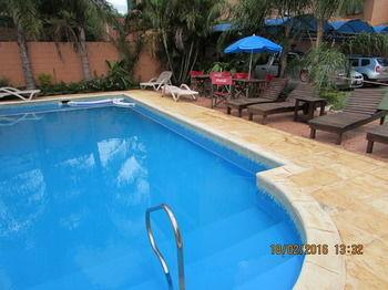 Imagen de la piscina del Hotel Bosetti Apart Hotel. Foto 6