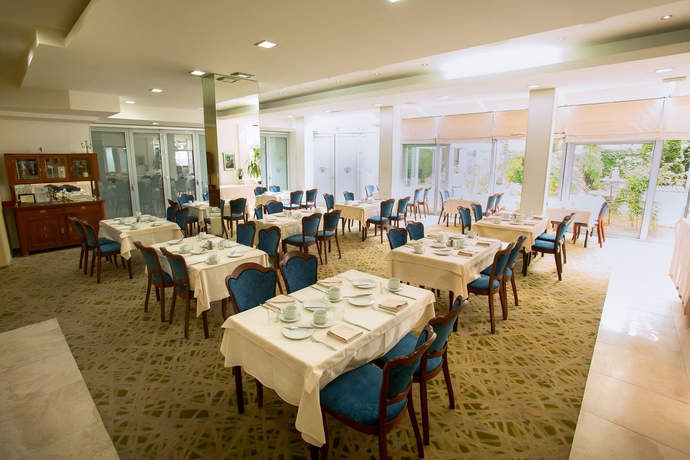 Imagen del bar/restaurante del Hotel Bosnia. Foto 4