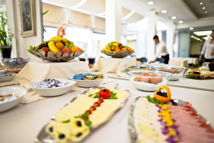 Imagen del bar/restaurante del Hotel Bosnia. Foto 5