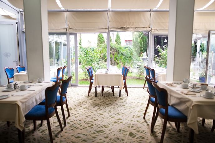 Imagen del bar/restaurante del Hotel Bosnia. Foto 6