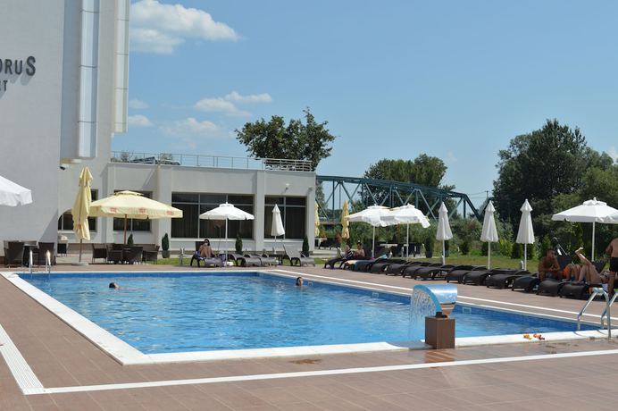 Imagen de la piscina del Hotel Bosphorus. Foto 15