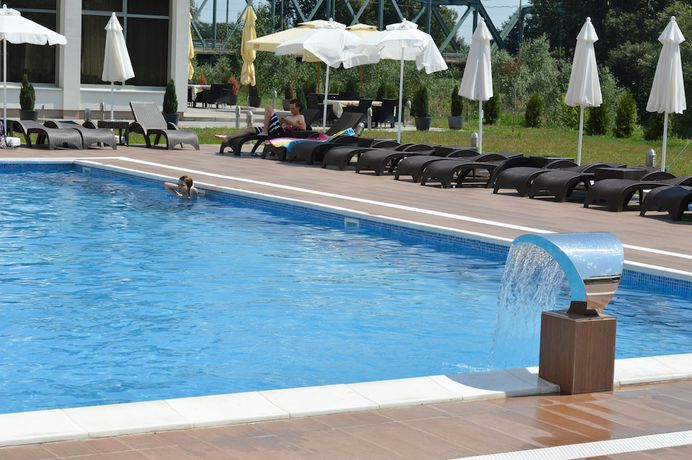 Imagen de la piscina del Hotel Bosphorus. Foto 20