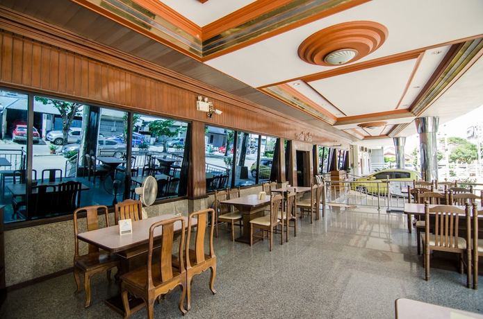 Imagen del bar/restaurante del Hotel Boss, Rangsit. Foto 2