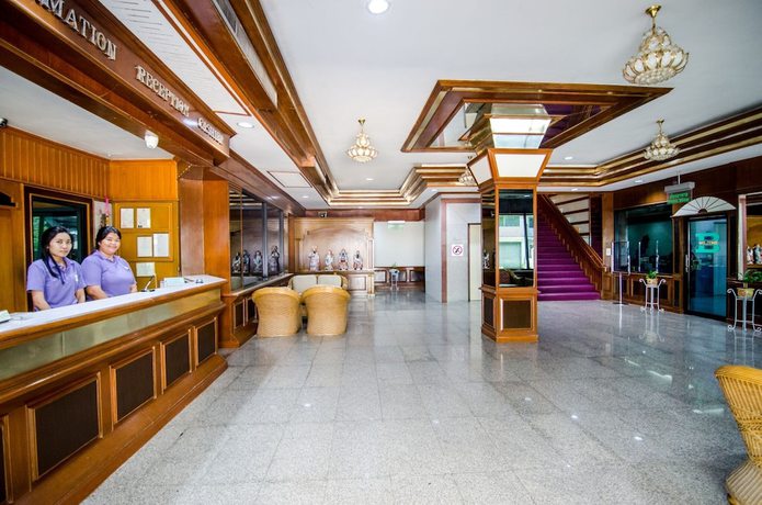 Imagen de los interiores del Hotel Boss, Rangsit. Foto 11