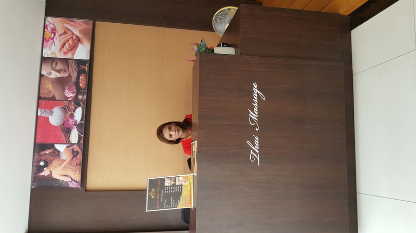 Imagen de los interiores del Hotel Boss Suites Nana. Foto 10