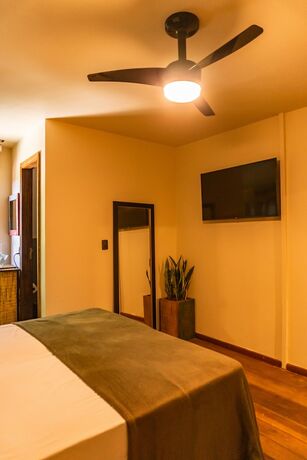 Imagen general del Hotel Bossa Beach House. Foto 17