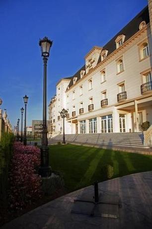 Imagen de los exteriores del Hotel Bossh Alicia. Foto 9