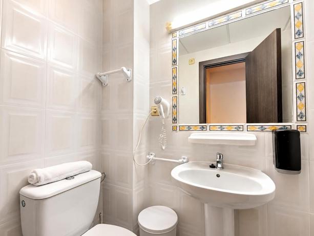 Imagen de la habitación del Hotel Bossh Lido. Foto 9