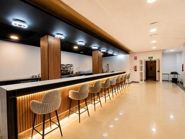 Imagen del bar/restaurante del Hotel Bossh Lido. Foto 2