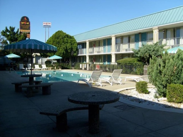 Imagen de la piscina del Hotel Bossier Extended Stay. Foto 17