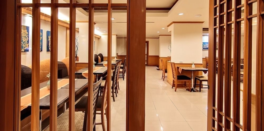 Imagen del bar/restaurante del Hotel Bossotel Bangkok. Foto 3