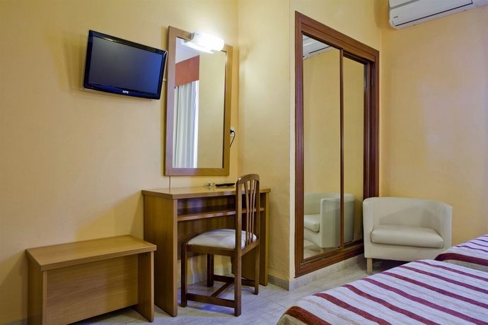 Imagen de la habitación del Hotel Boston, Córdoba. Foto 8