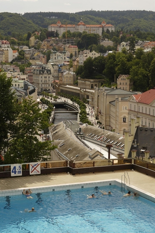 Imagen de la piscina del Hotel Boston, KARLOVY VARY. Foto 14