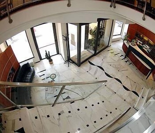 Imagen de los interiores del Hotel Boston, Livorno. Foto 16