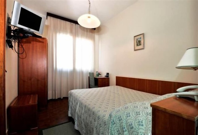 Imagen de la habitación del Hotel Boston, Livorno. Foto 8