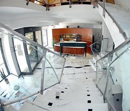 Imagen de los interiores del Hotel Boston, Livorno. Foto 18