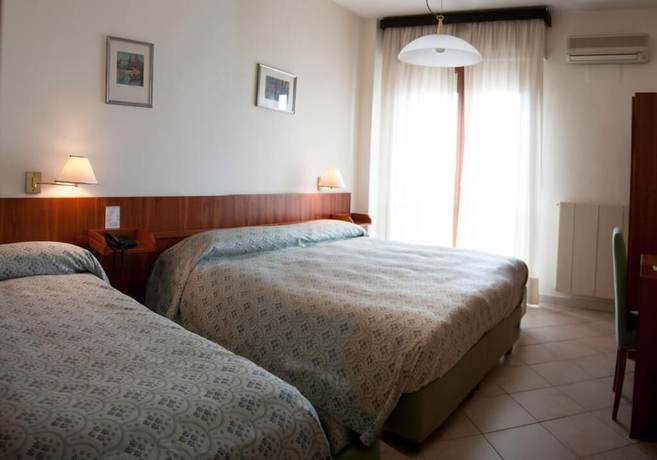 Imagen de la habitación del Hotel Boston, Livorno. Foto 12