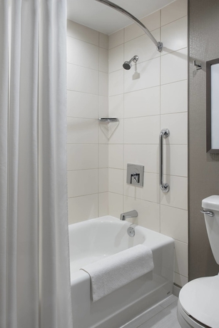 Imagen de la habitación del Hotel Boston Marriott Cambridge. Foto 8