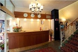 Imagen de los interiores del Hotel Boston, Mil&aacute;n. Foto 6