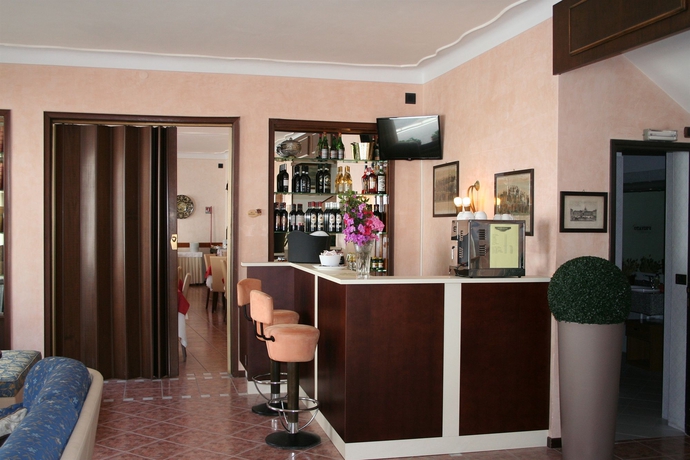 Imagen del bar/restaurante del Hotel Boston, Stresa. Foto 2