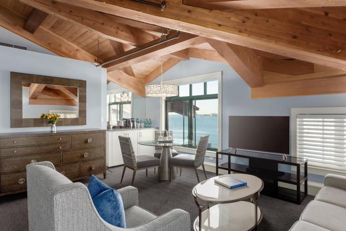 Imagen de los interiores del Hotel Boston Yacht Haven. Foto 10