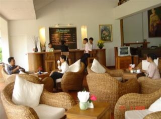 Imagen del bar/restaurante del Hotel Botanic Resort. Foto 2