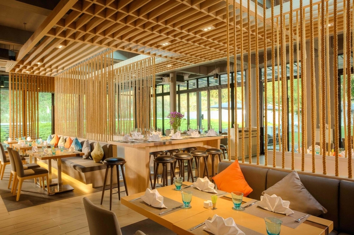 Imagen del bar/restaurante del Hotel Botanica Khao Yai. Foto 4