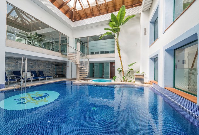 Imagen de la piscina del Hotel Botel Alcudiamar CTE. Foto 16