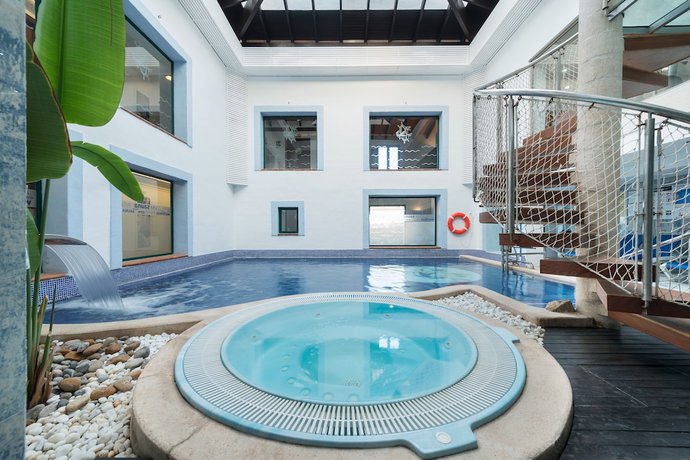 Imagen de la piscina del Hotel Botel Alcudiamar CTE. Foto 17