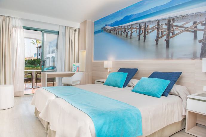 Imagen de la habitación del Hotel Botel Alcudiamar. Foto 2