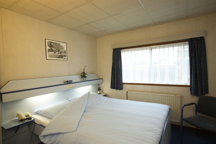 Imagen de la habitación del Hotel Botel. Foto 8