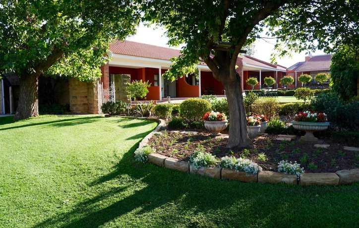 Imagen de los exteriores del Hotel Botleng Guest House. Foto 12