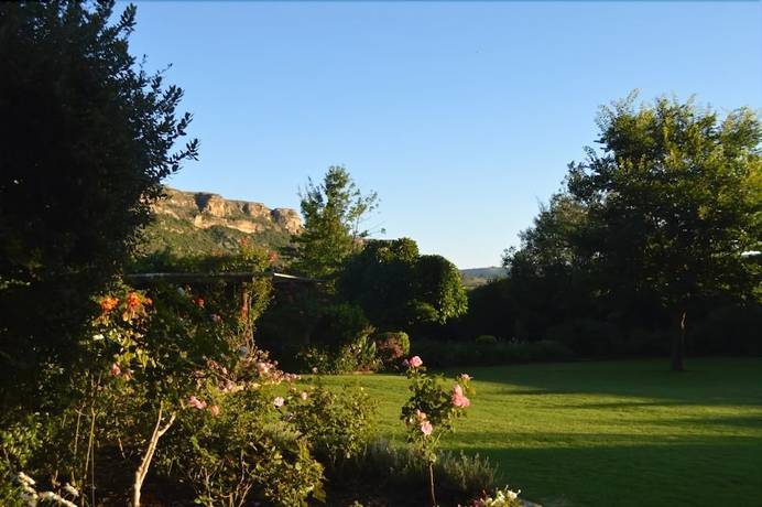 Imagen de los exteriores del Hotel Botleng Guest House. Foto 14
