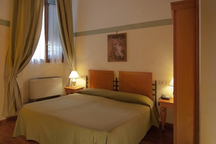 Imagen de la habitación del Hotel Botticelli, Florencia. Foto 11