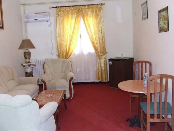 Imagen de la habitación del Hotel Bouazza. Foto 15