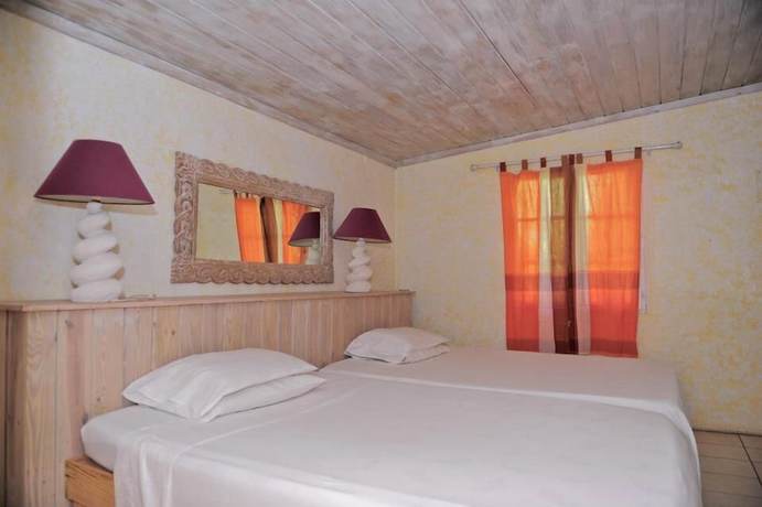 Imagen de la habitación del Hotel Bougainvilla. Foto 5