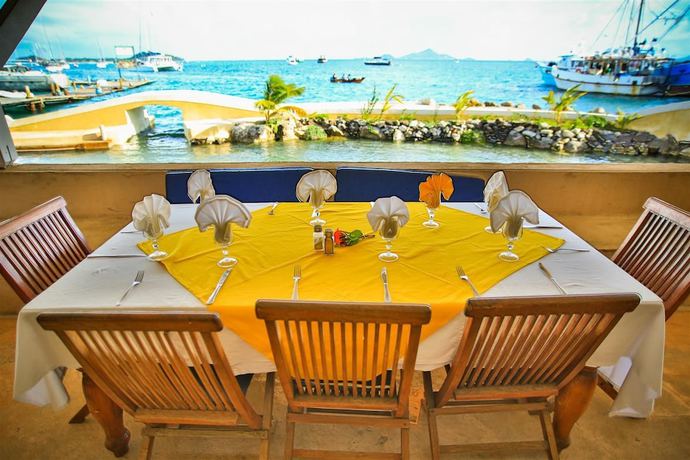 Imagen del bar/restaurante del Hotel Bougainvilla. Foto 3