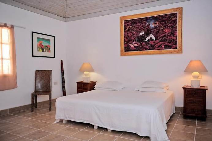 Imagen de la habitación del Hotel Bougainvilla. Foto 13