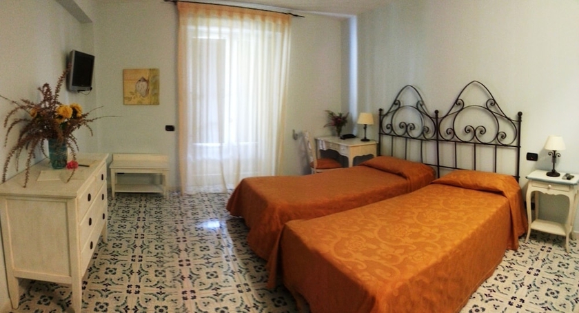 Imagen de la habitación del Hotel Bougainville, Lipari. Foto 12