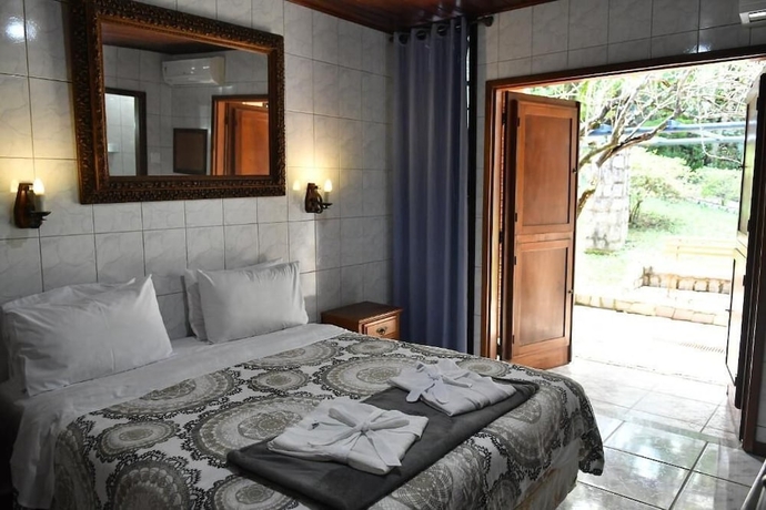 Imagen de la habitación del Hotel Bougainville, Penedo. Foto 10